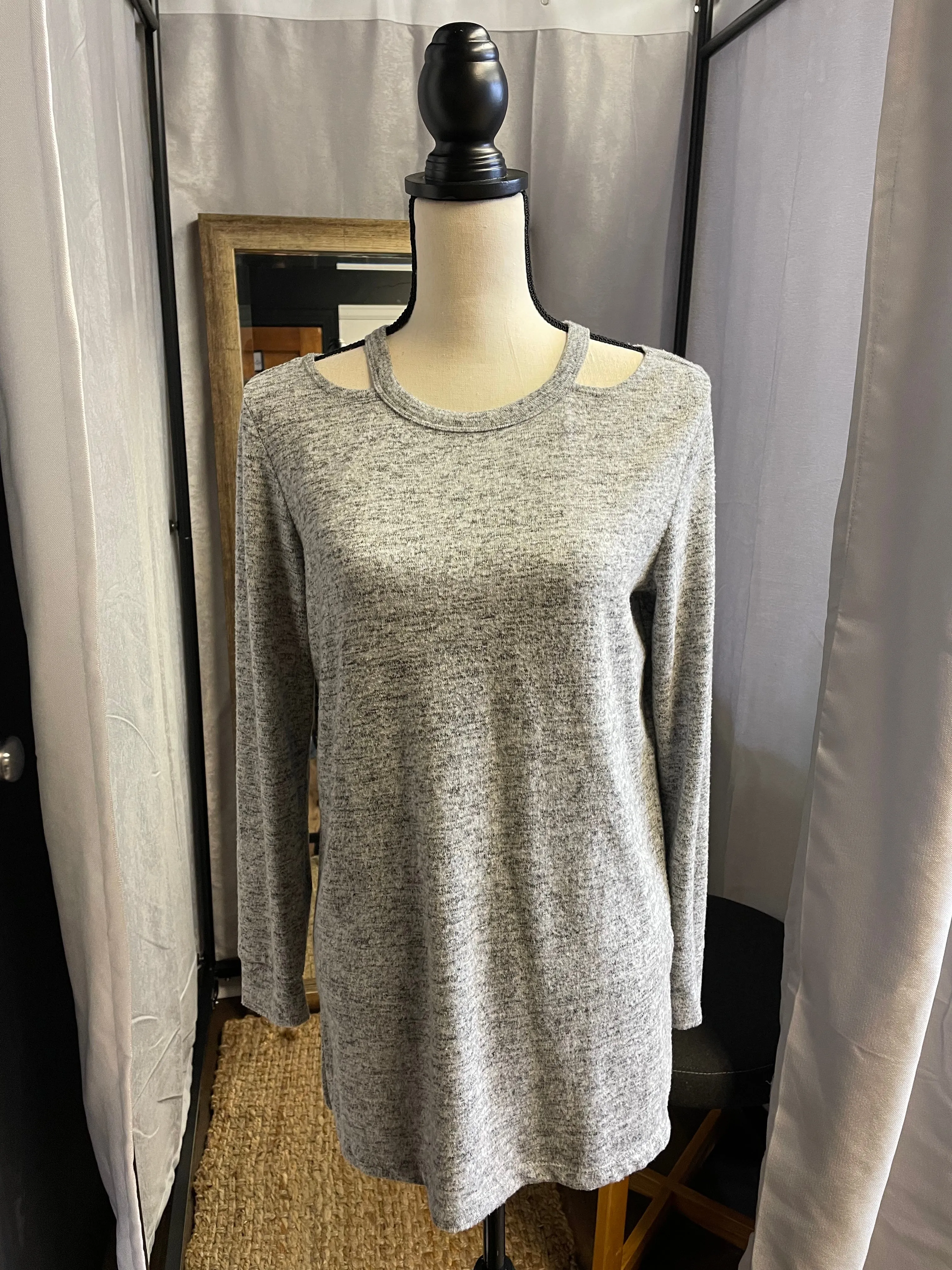 Absolutely Famous Long Knit Shirt (S)