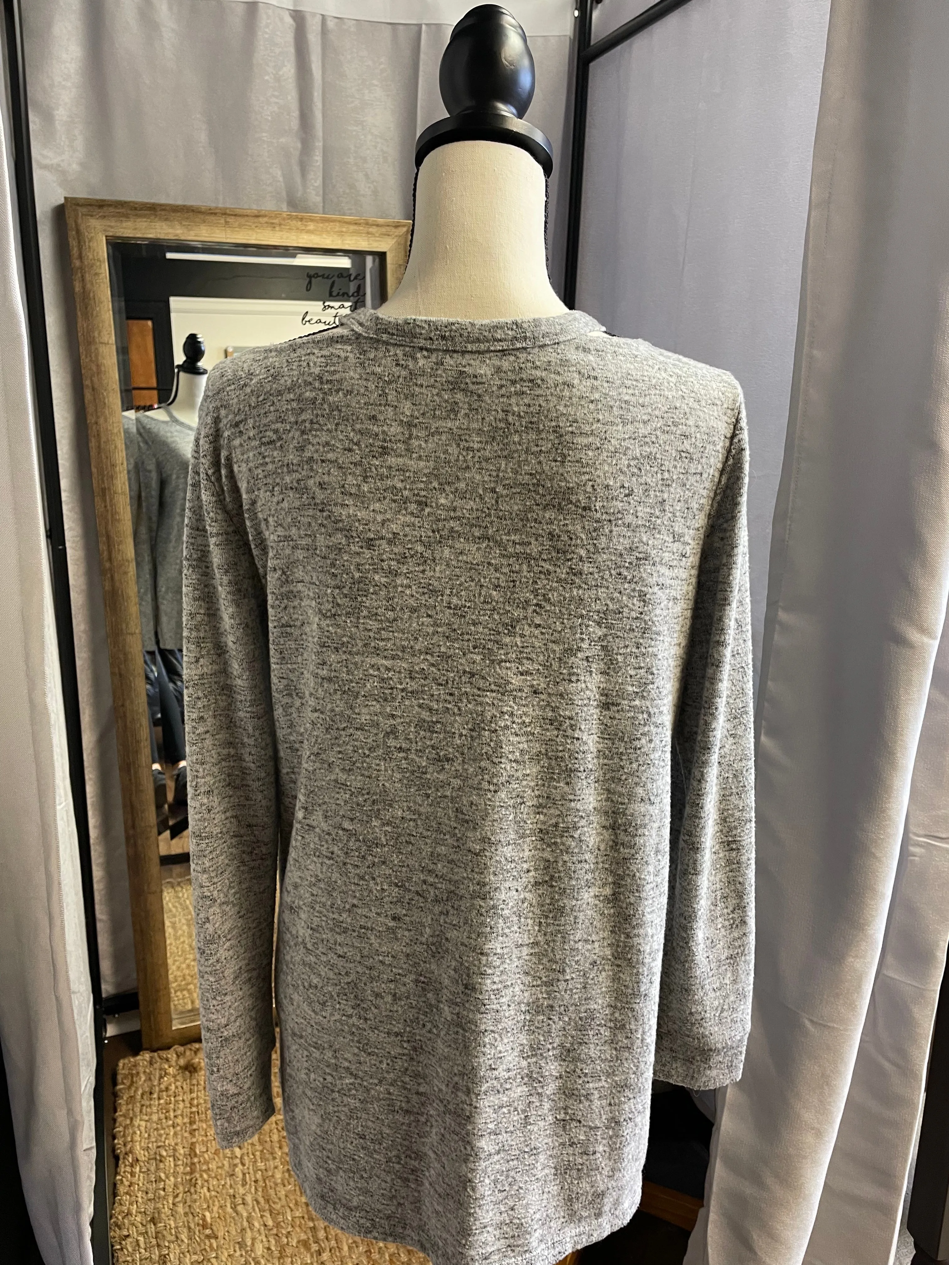 Absolutely Famous Long Knit Shirt (S)