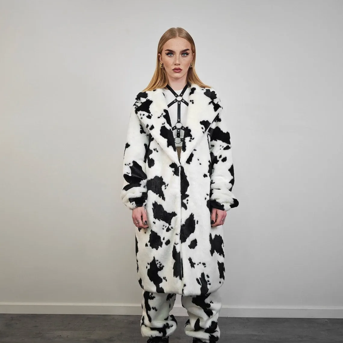 Cow coat faux fur spot pattern trench animal overcoat going out bomber detachable rave festival jacket rock and roll peacoat in white black