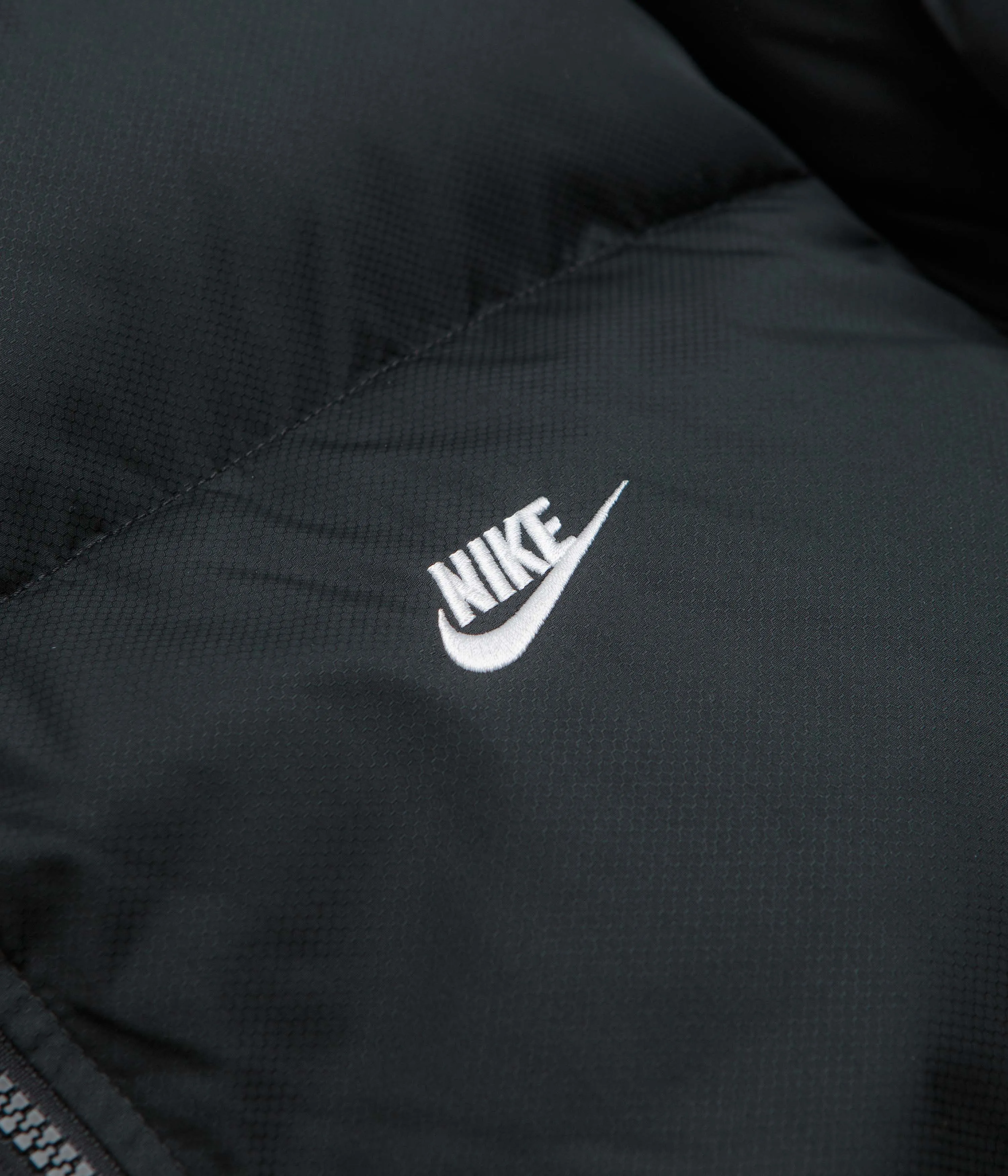 Nike Club Puffer Jacket - Black / White